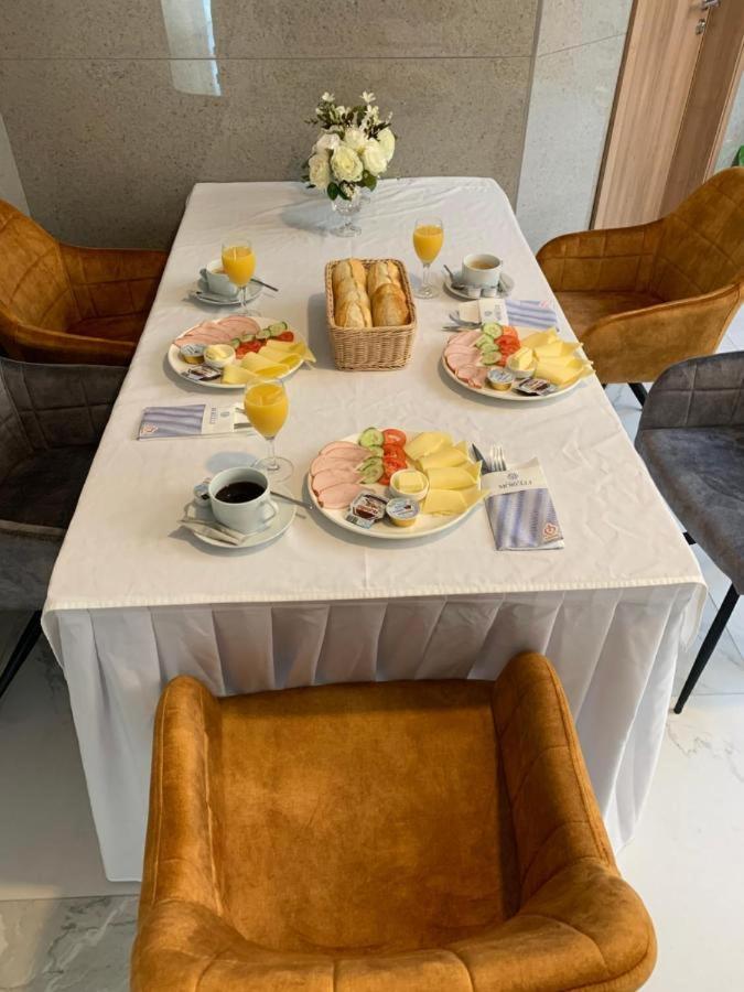 Hotel Flora Schwäbisch Gmünd Dış mekan fotoğraf